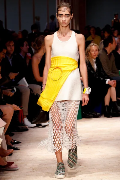 Look 9